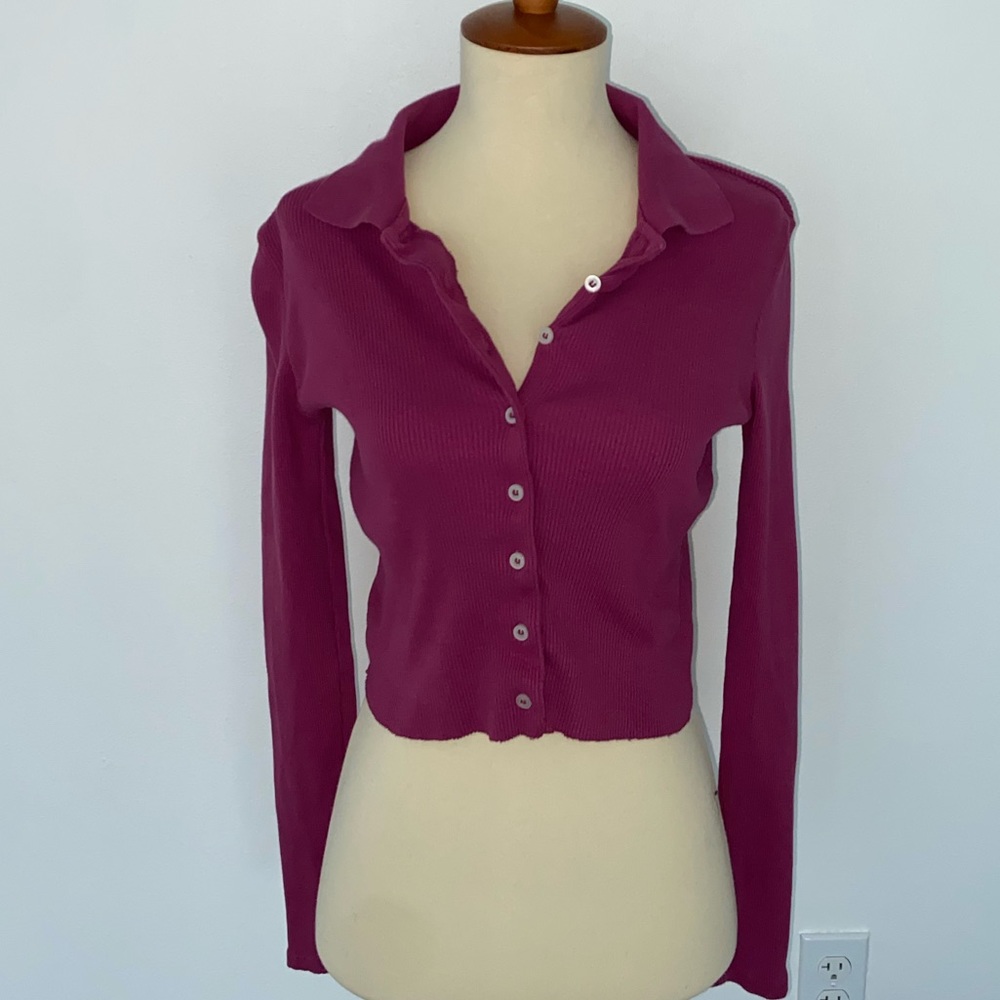 RARE BRANDY MELVILLE CAROLINE TOP IN MAGENTA